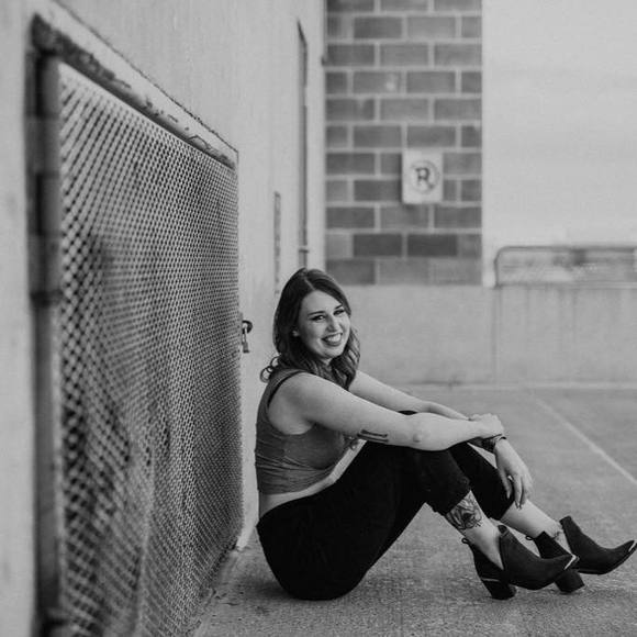 Meet your Posher, Emily-anne - Picture 1 of 1